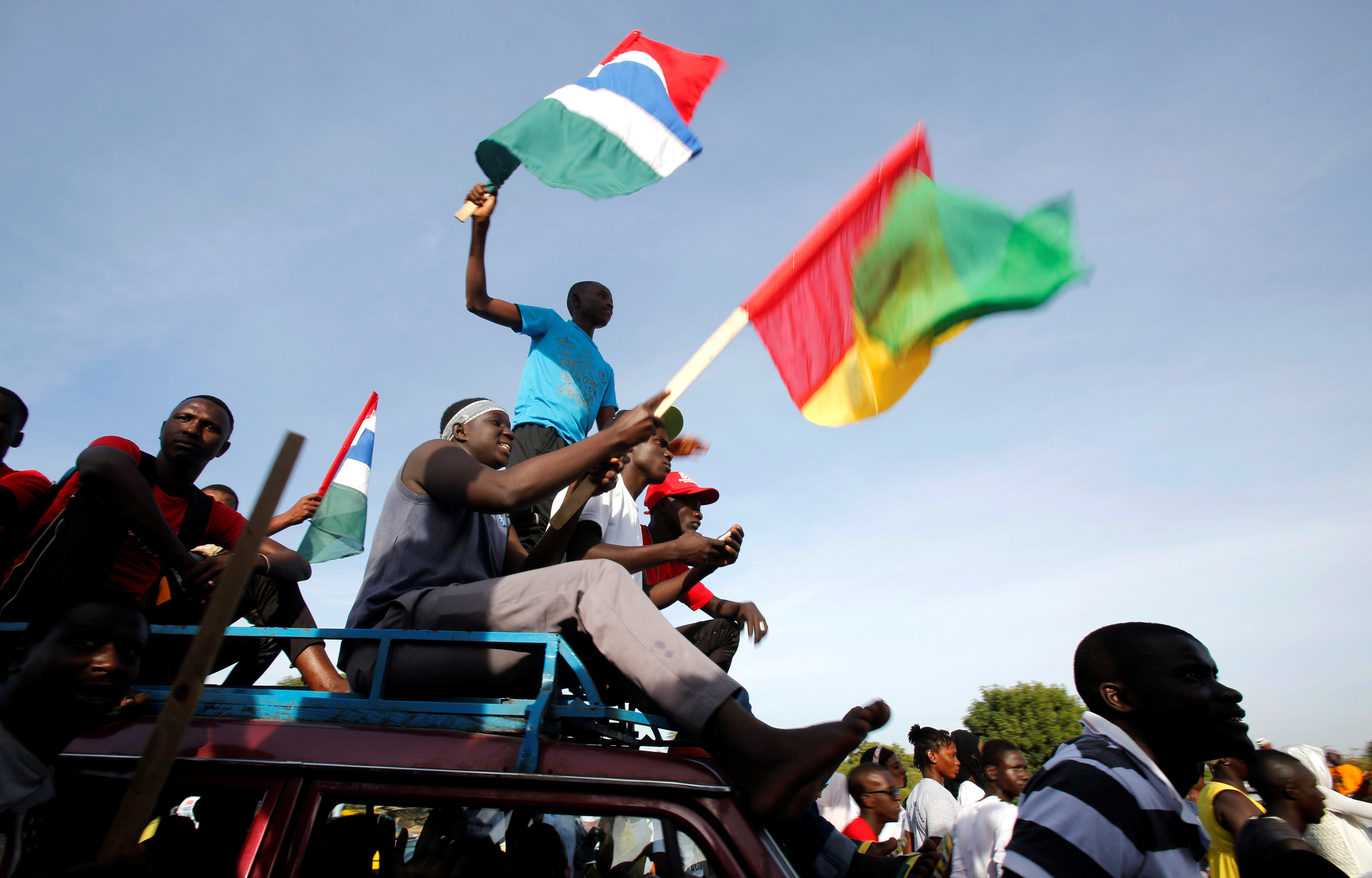 احتفالات انصار رئيس جامبيا الجديد بعودته