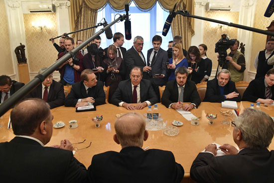 سيرجى لافروف يبحث مع المعارضة السورية المسلحة استعدادات مفاوضات جنيف