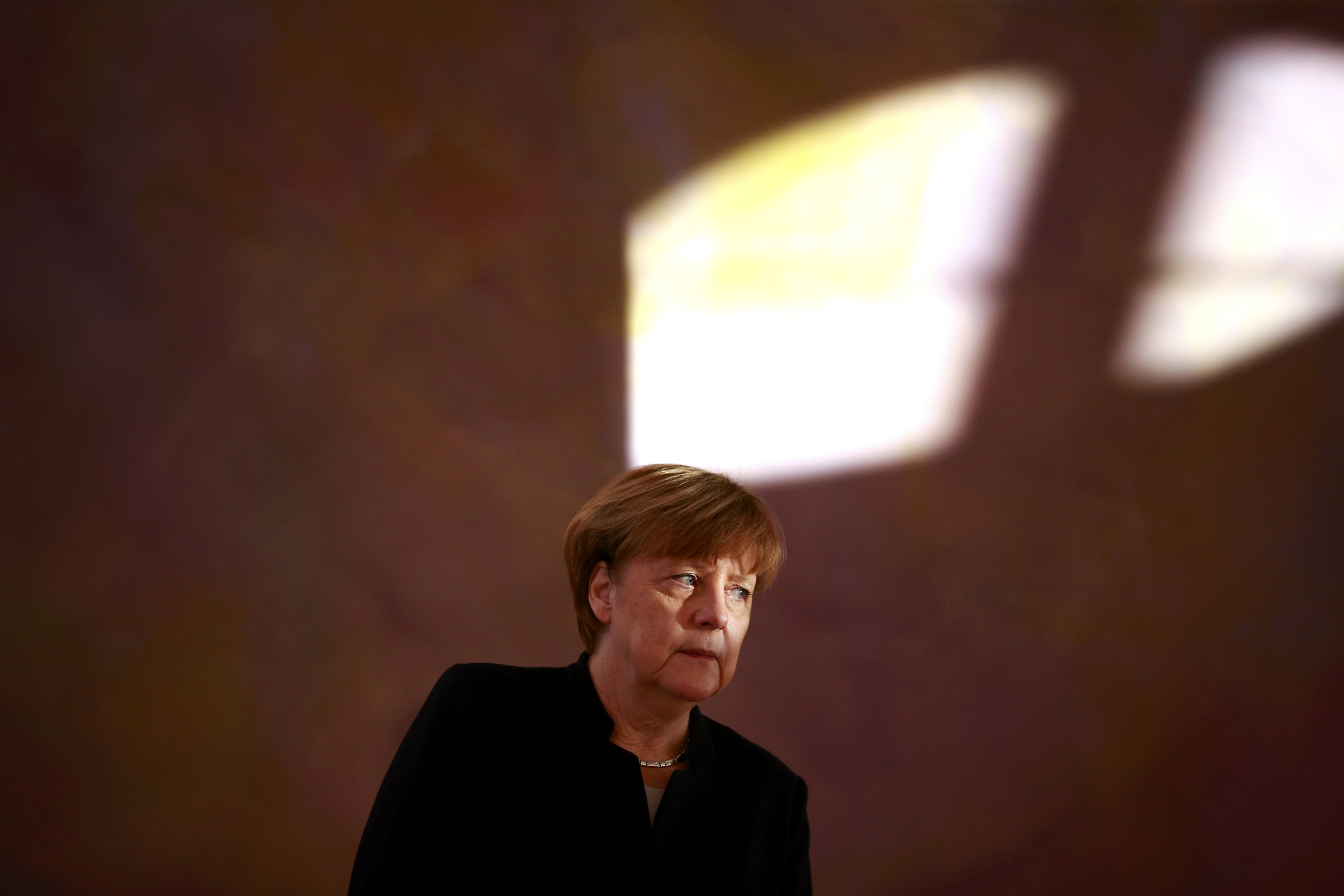 المستشارة الألمانية انجيلا ميركل في قصر بيلفو في برلين قبل تعيين الوزراء الجدد