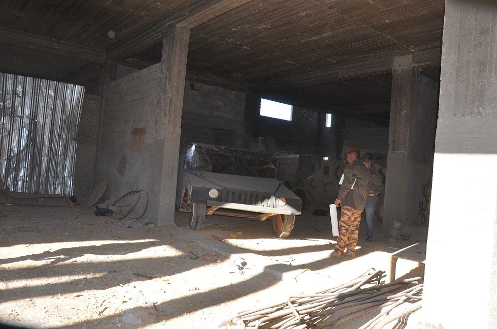القوات العراقية تكتشف آليات وهمية تابعة لداعش فى الموصل