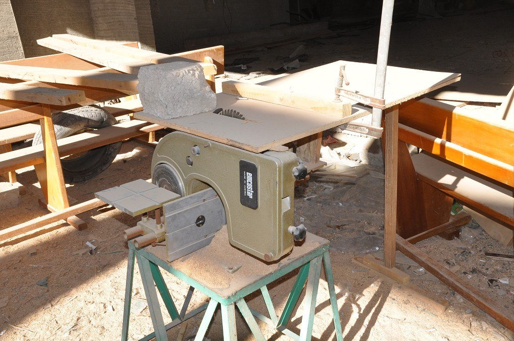 معدات تصنيع الآليات الوهمية لداعش فى الموصل