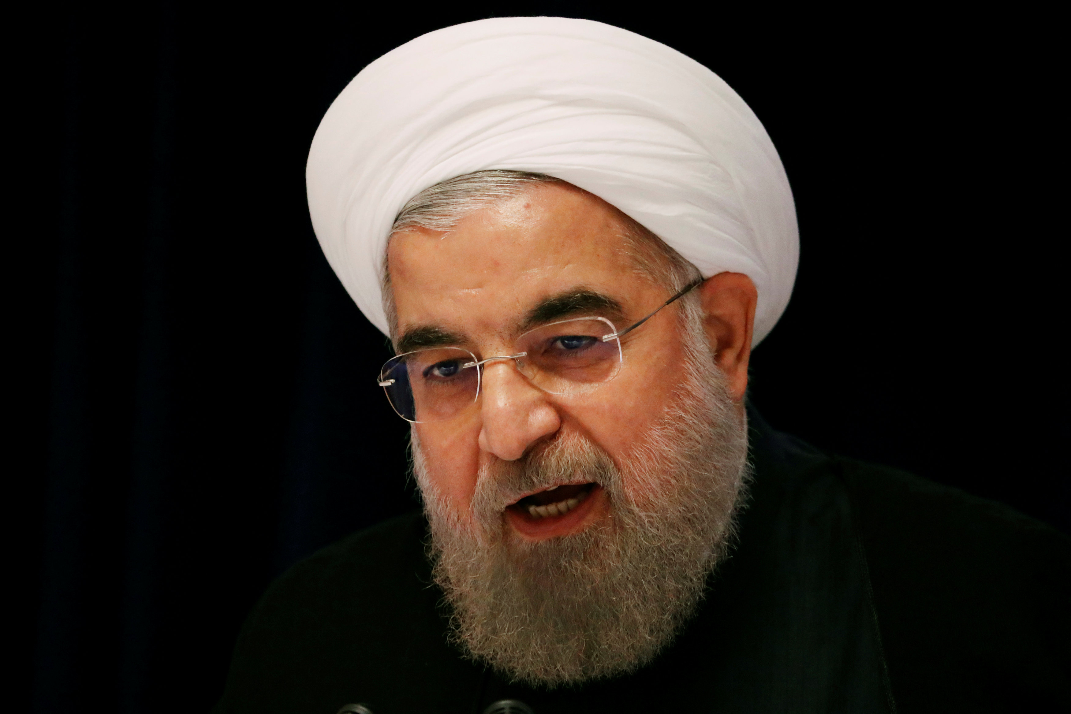 ردا على قرار ترامب.. إيران تقرر معاملة الأمريكان بالمثل