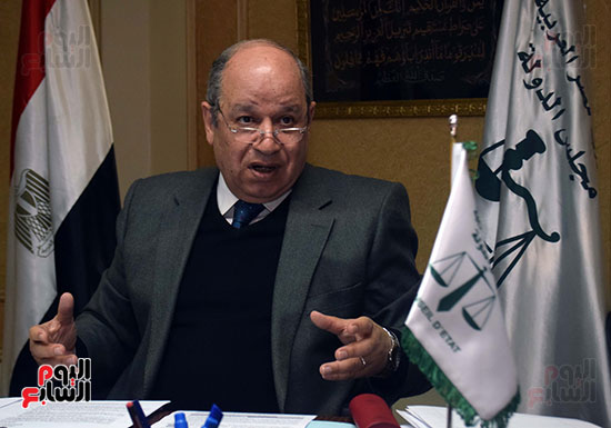 رئيس قسم التشريع يؤكد: مصر تشهد ثورة تشريعية حقيقة ونسير في الاتجاه السليم