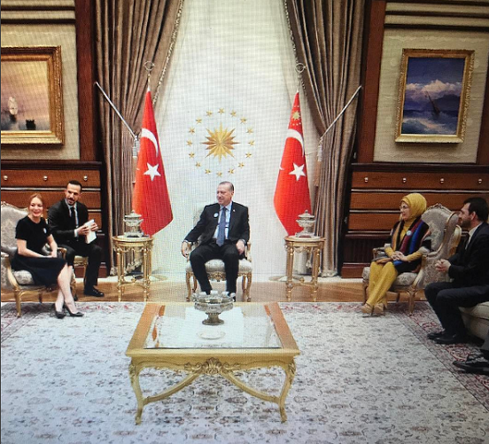 ليندسى لوهان مع رجب طيب أردوغان  (2)