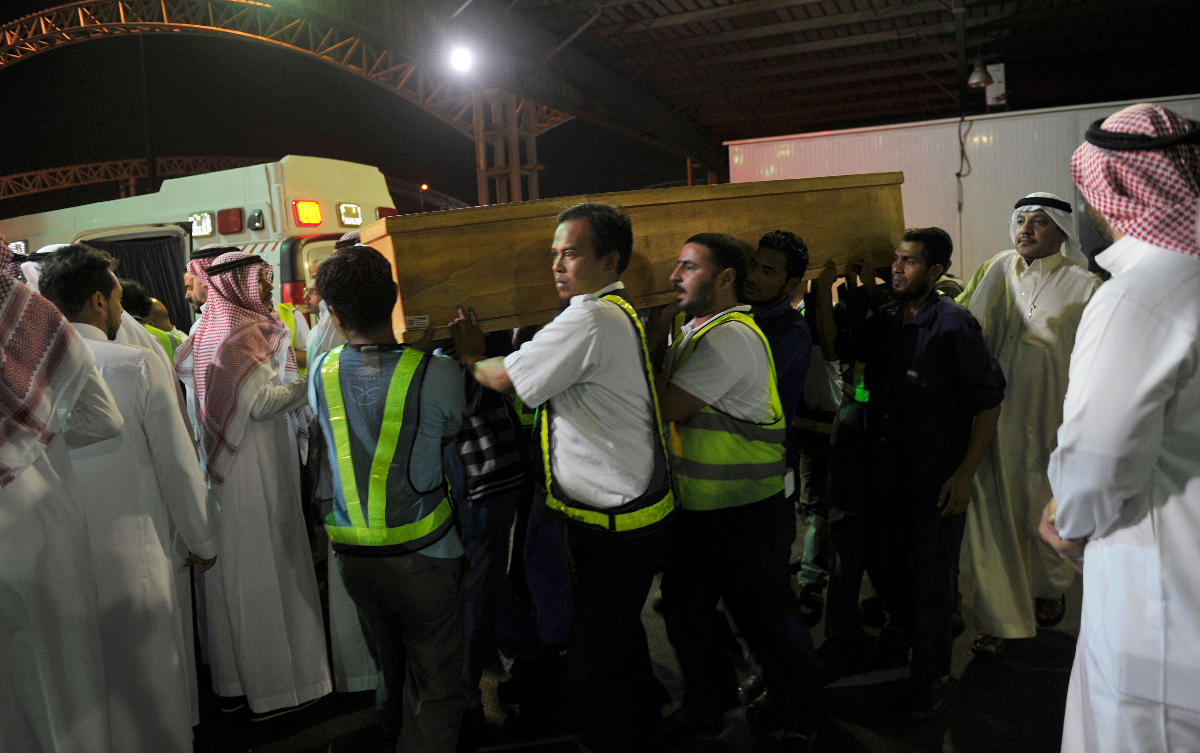 وصول جثامين ضحايا الهجوم الإرهابى إلى مطار جدة