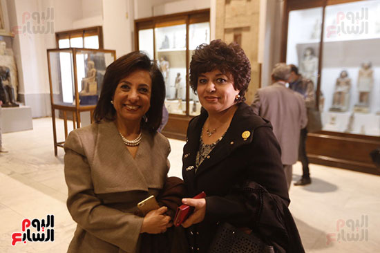 النائبة داليا يوسف خلال زيارة المتحف المصرى