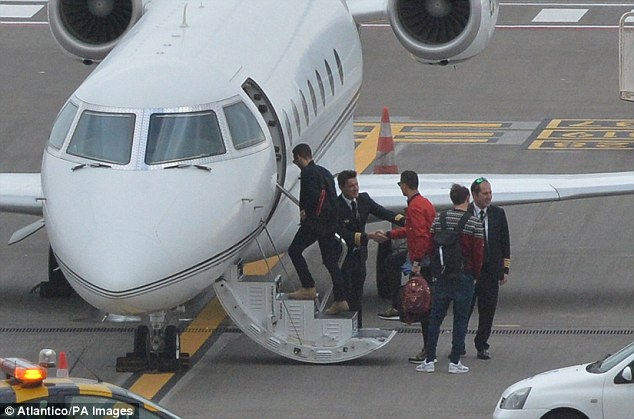 رونالدو يستقل طائرته الخاصة للعودة إلى تدريبات ريال مدريد