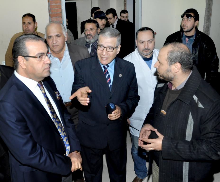 رئيس جامعة المنصورة مع الدكتور نور الدين نعمان رئيس قسم جراحة القلب والصدر
