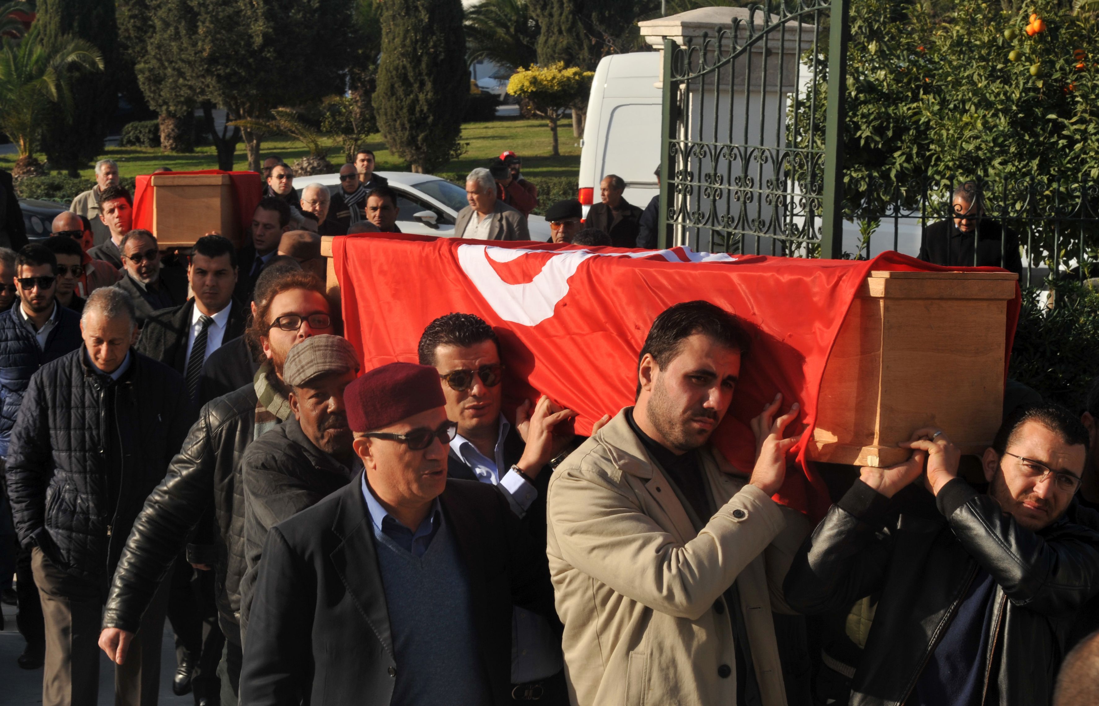 تشييع جنازة ضحايا تونس قى حادث اسطنبول الارهابى