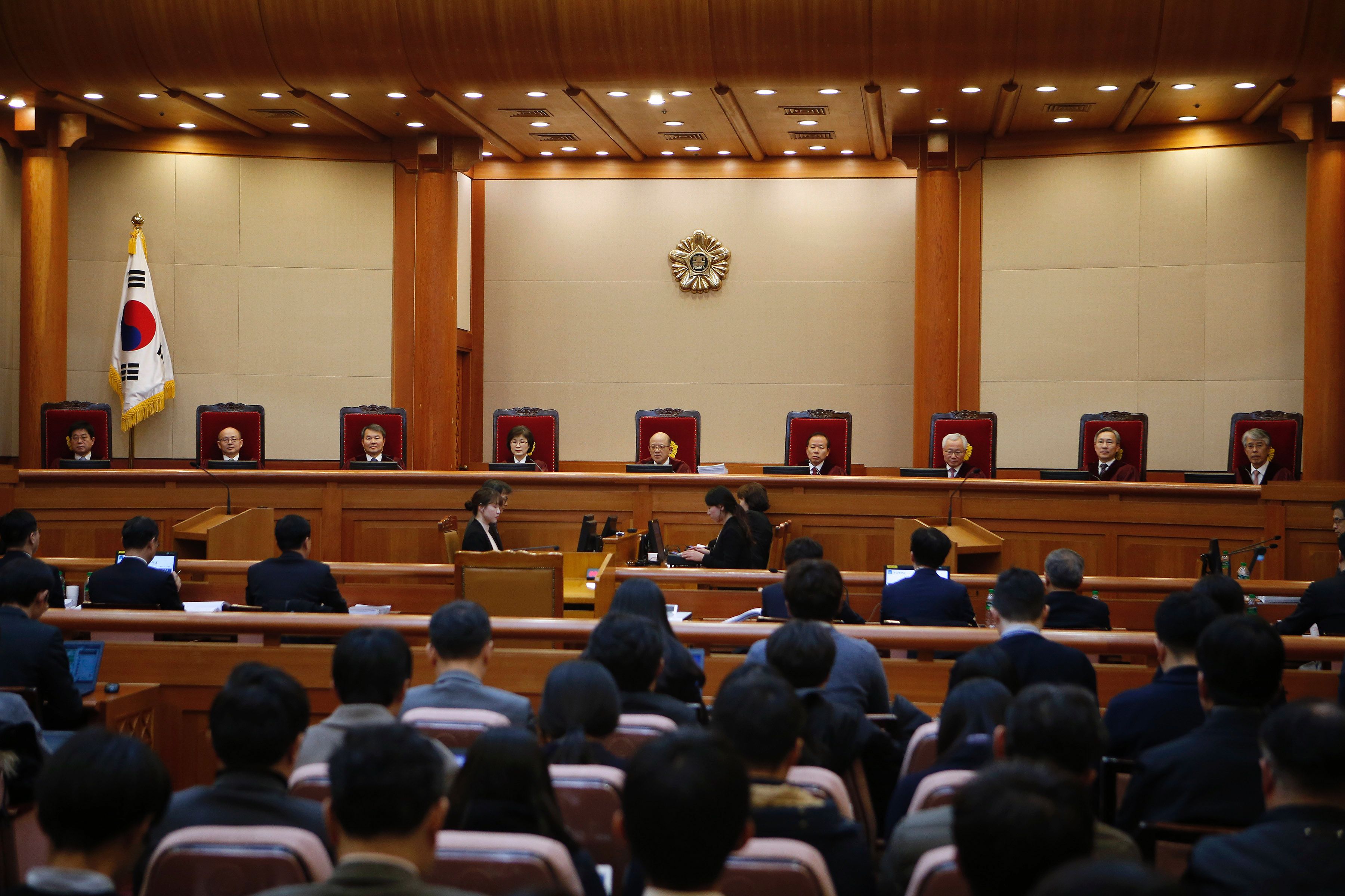 الجلسة الأولى بالمحكمة الدستورية لمحاكمة رئيسة كوريا الجنوبية