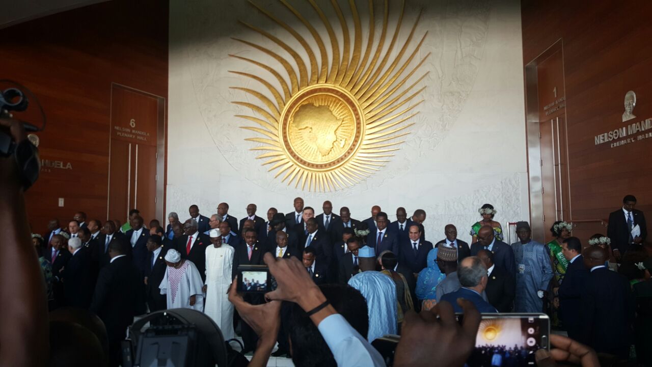 4 السيسي والقادة الأفارقة يلتقطون صورا تذكارية بمقر الاتحاد الأفريقي قبيل الجلسة الافتتاحية للقمة