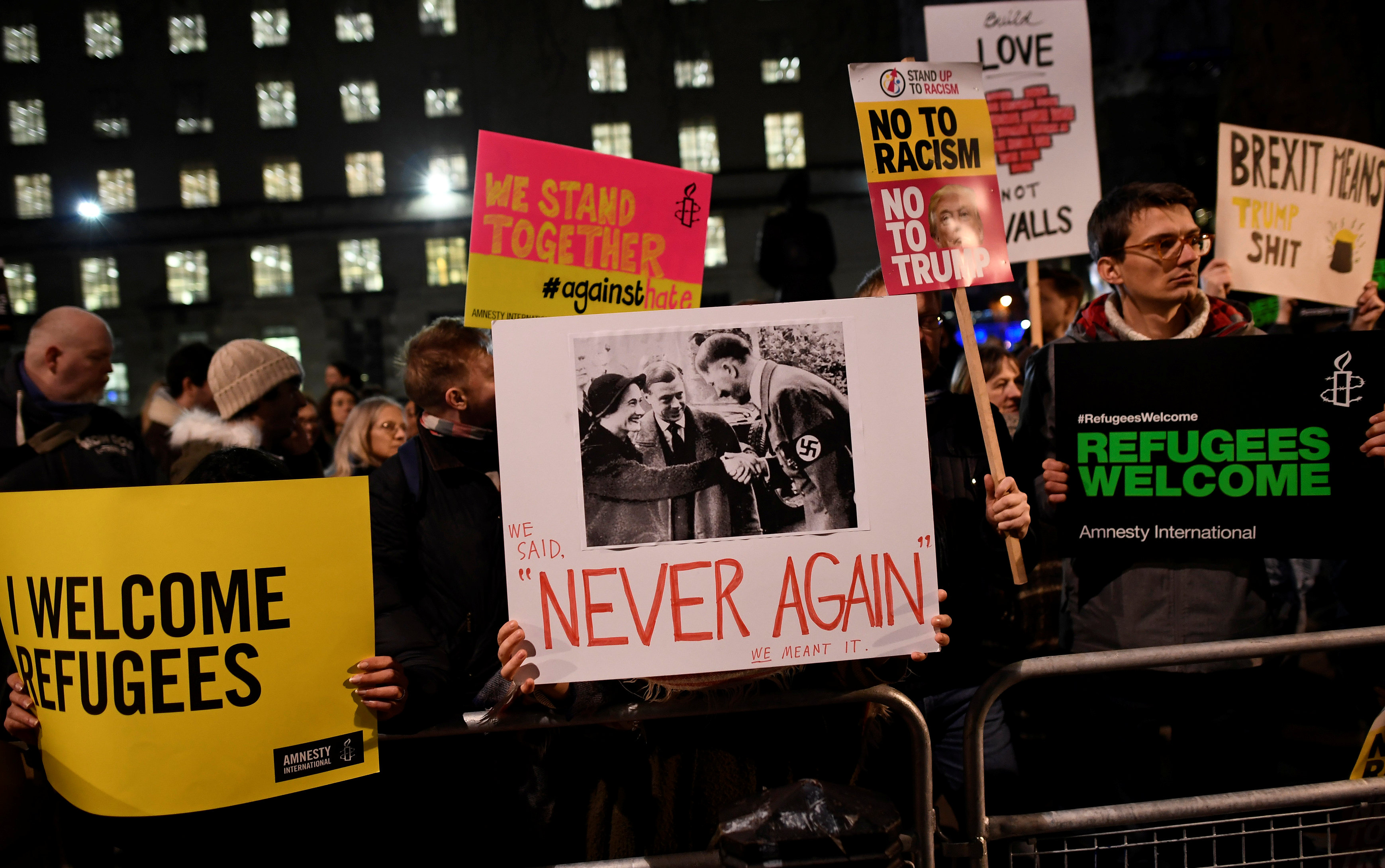 جانب من تظاهرات لندن - رويترز