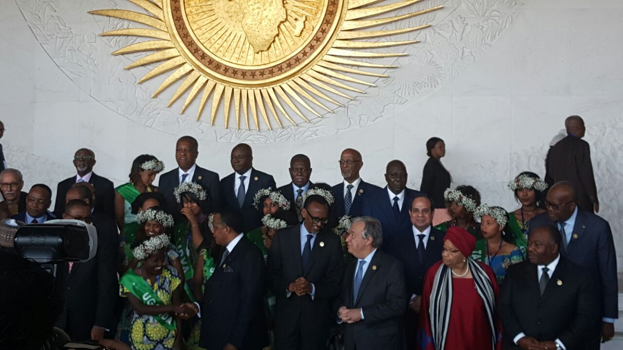 3 السيسي والقادة الأفارقة يلتقطون صورا تذكارية بمقر الاتحاد الأفريقي قبيل الجلسة الافتتاحية للقمة