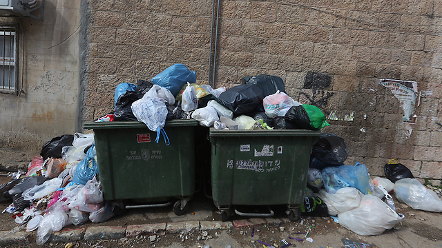صناديق القمامة فى القدس