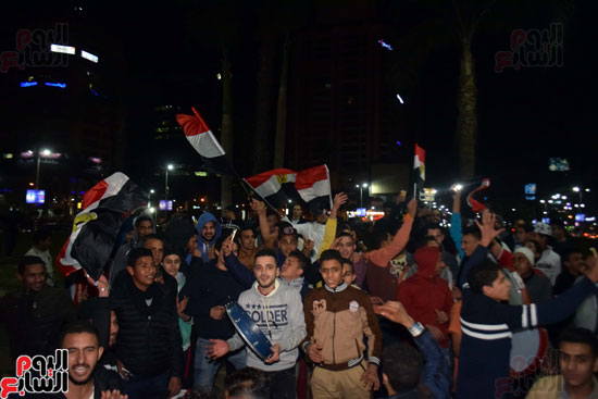 •	شوارع القاهرة تزدحم بالمصريين