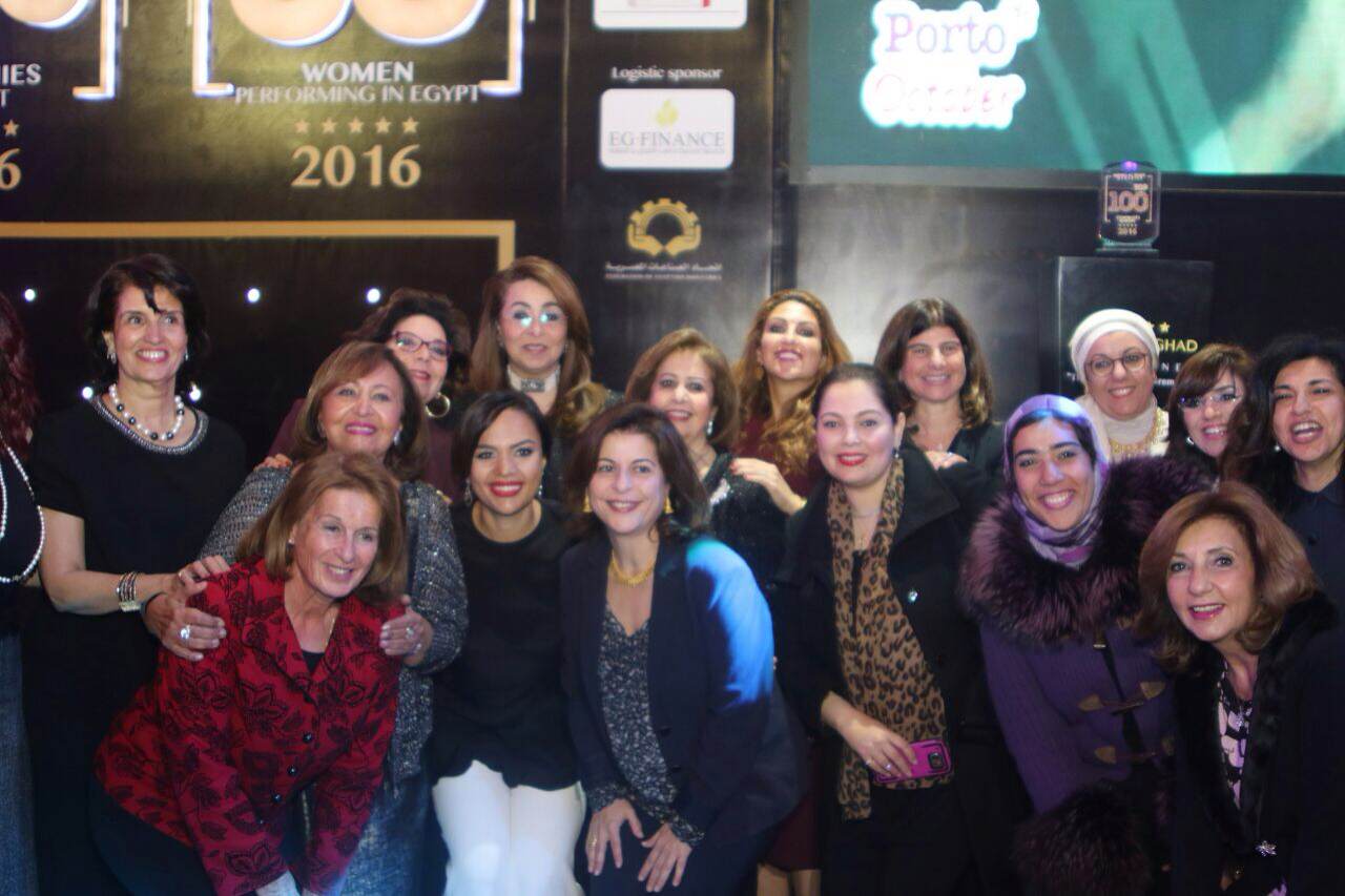 غادة والي تكرم أقوى 50 سيدة في مؤسسات الأعمال بالسوق المصري  (3)