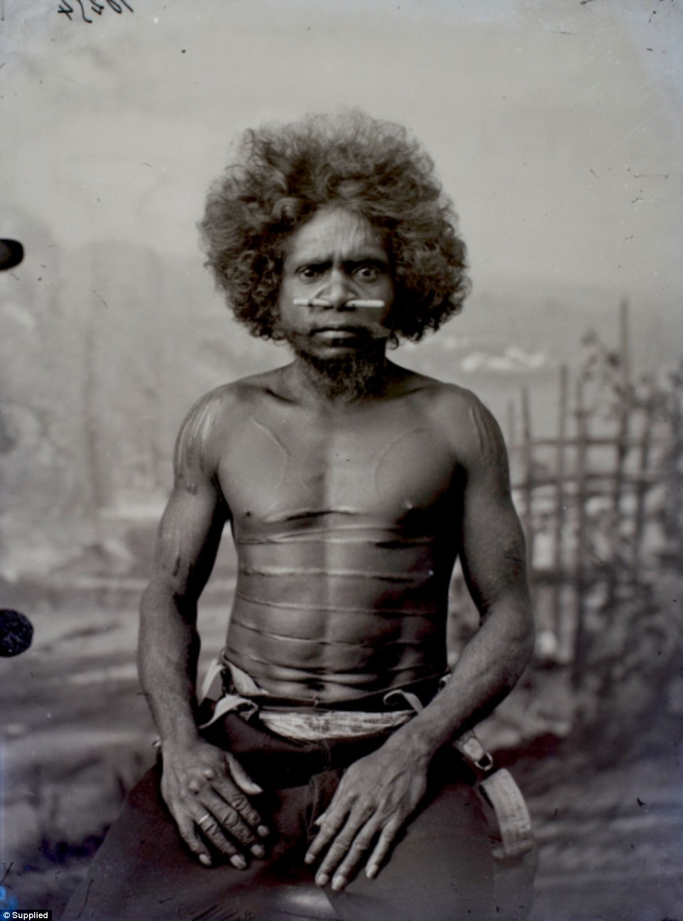  أحد سكان أستراليا الأصليين