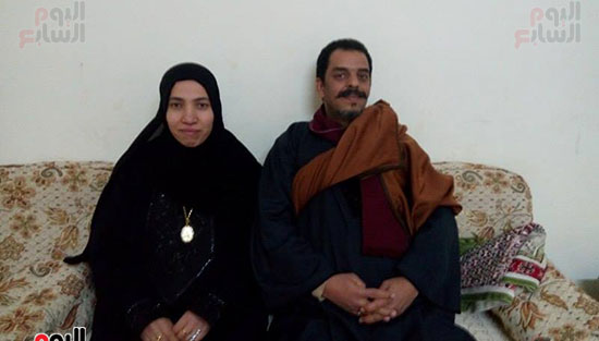 الماذونة مع زوجها احمد العمدة 