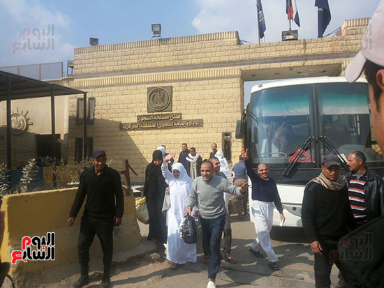 سجناء يهتفون تحيا مصر