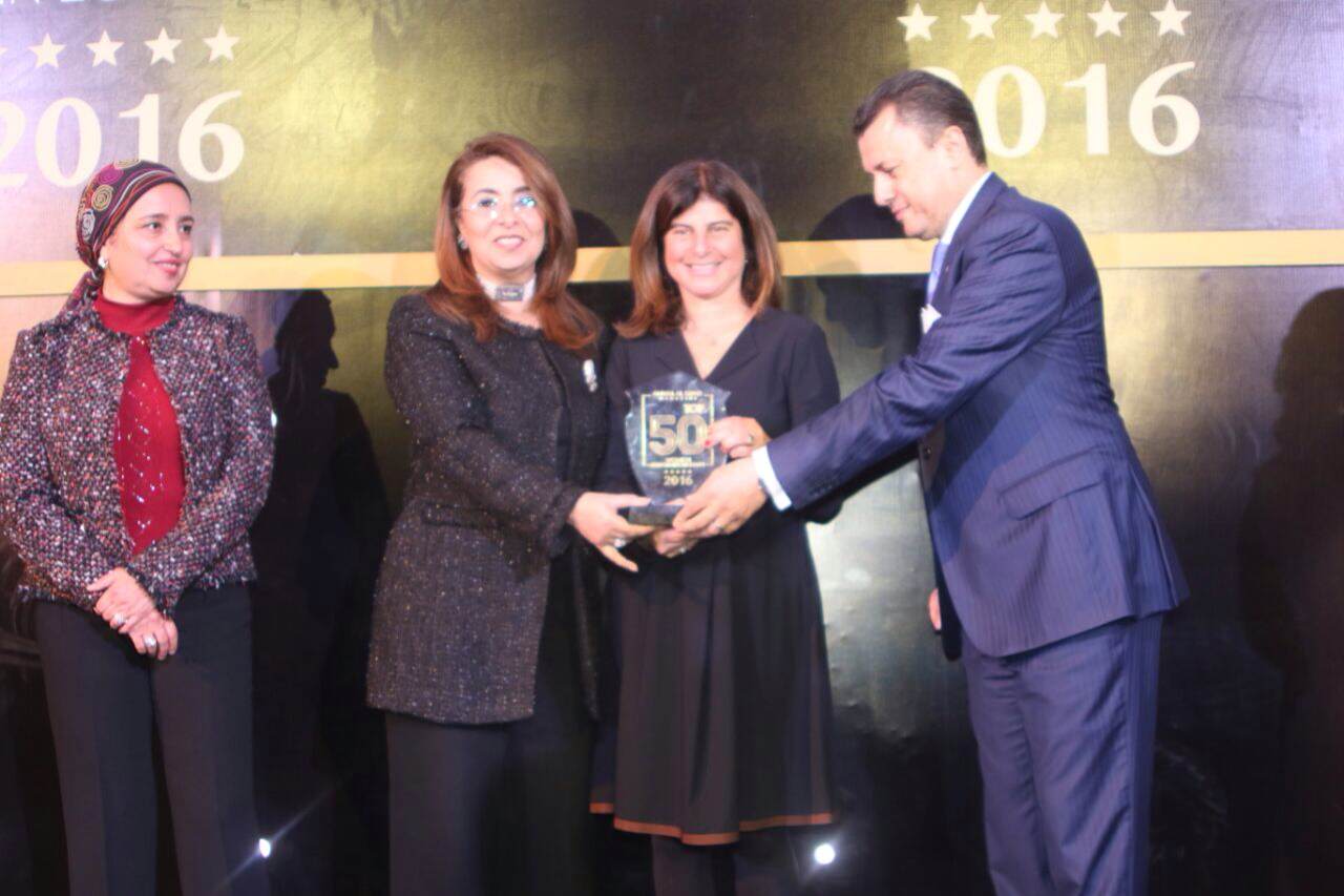 غادة والي تكرم أقوى 50 سيدة في مؤسسات الأعمال بالسوق المصري  (4)