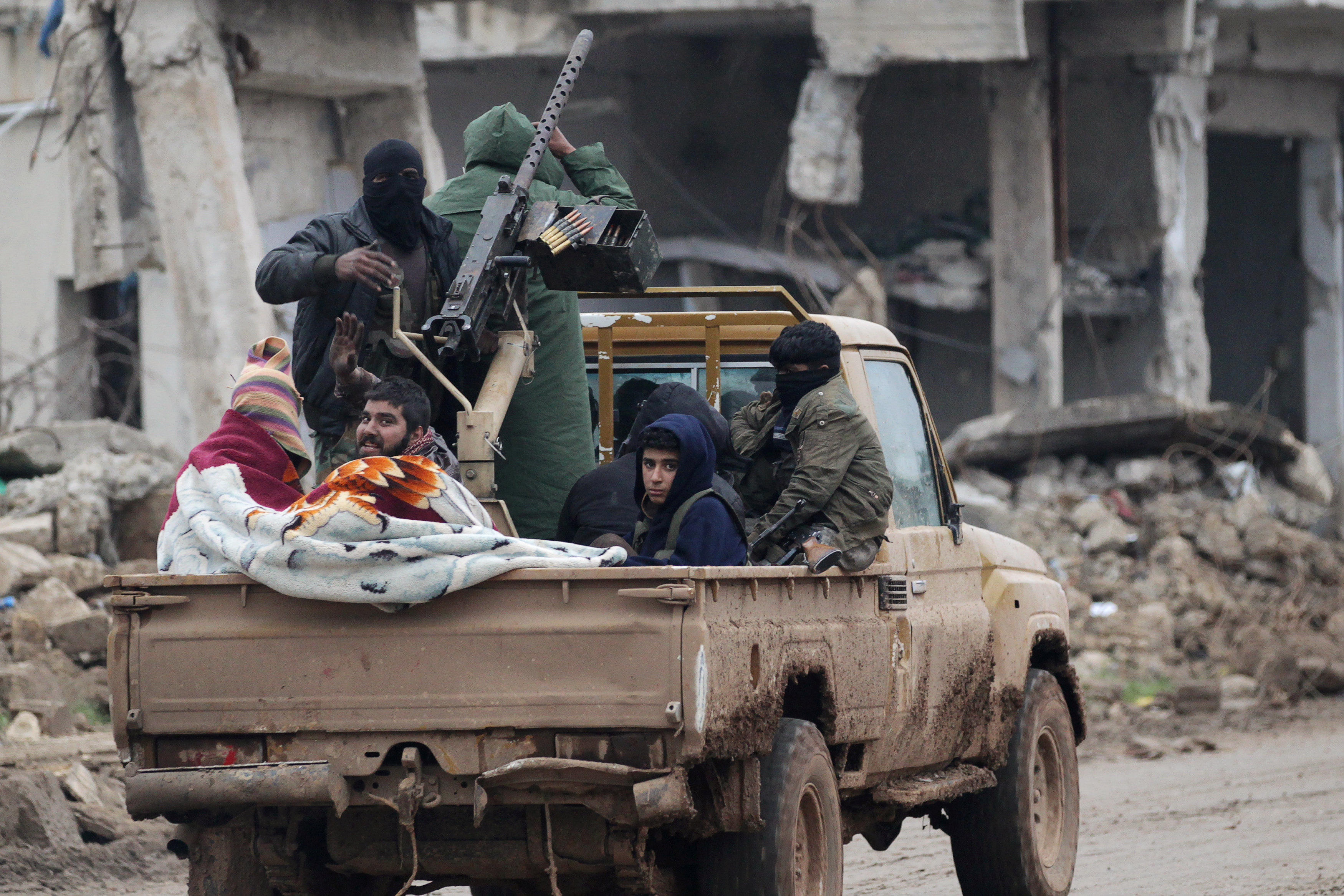 مقتل 14 شخصا فى تفجير سيارة مفخخة بمحافظة  اللاذقية بسوريا