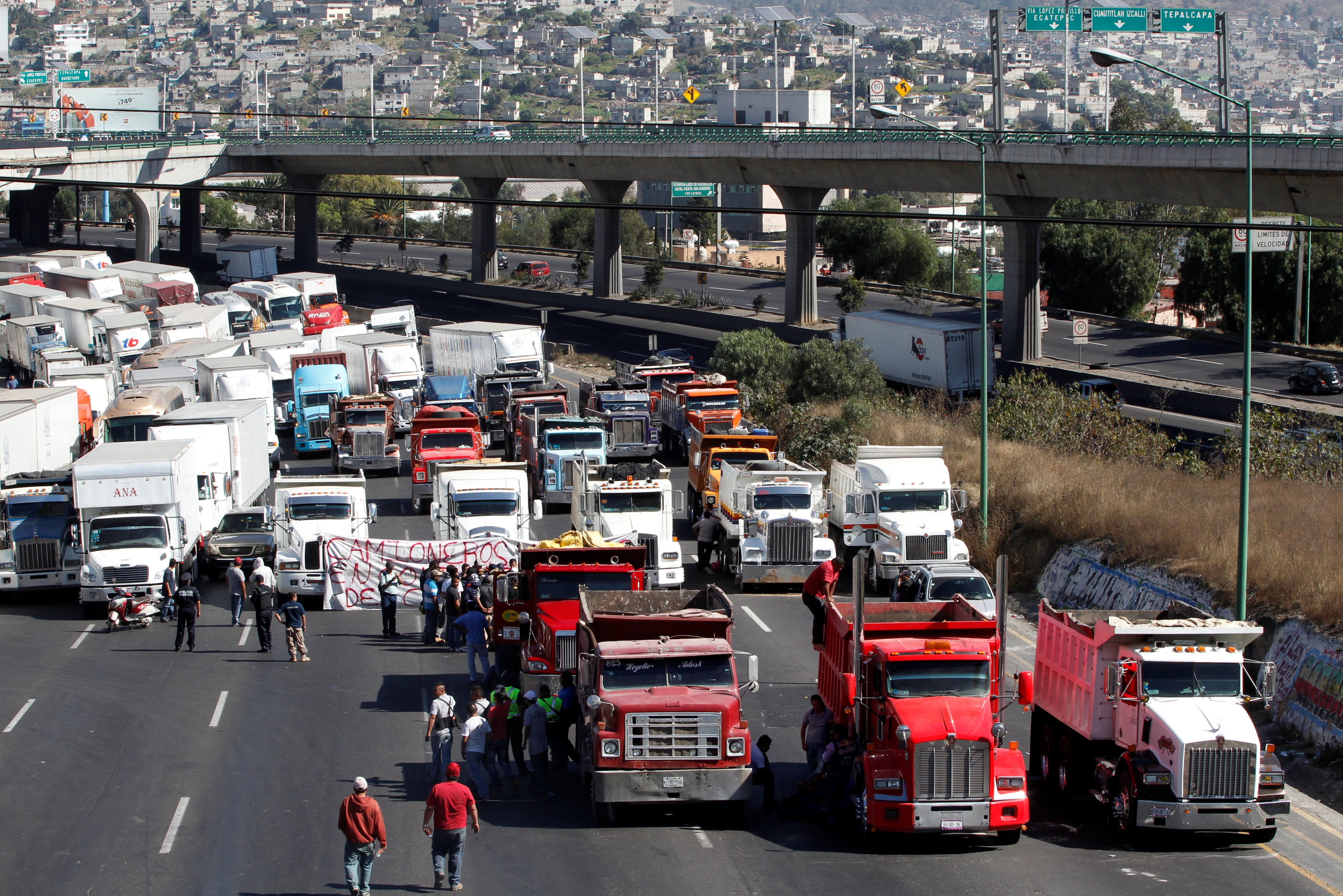 تواصل المظاهرات فى المكسيك احتجاجا  على رفع أسعار الوقود
