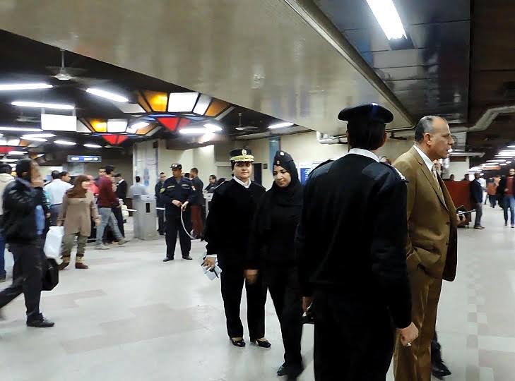 مساعد الوزير يتفقد محطة مترو رمسيس