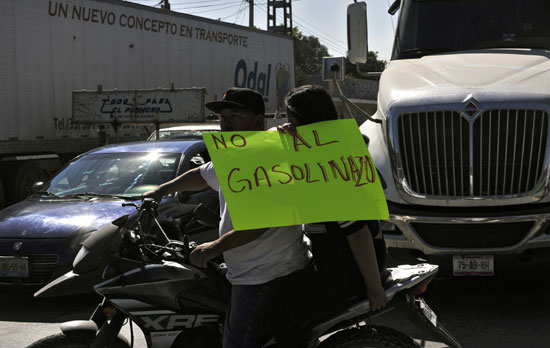مظاهرات ضد رفع أسعار الوقود فى المكسيك