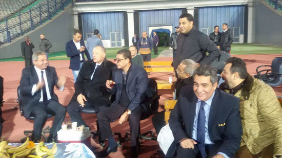 وزير-الرياضة-مع-محمود-طاهر-وابوريدة-واحمد-مجاهد-ومجدي-عبد-الغني