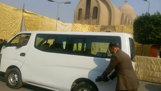 مدير أمن القاهرة يتفقد تأمين الكنائس قبل الاحتفال بأعياد الميلاد  (9)