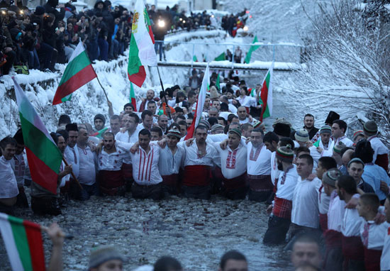 احد مظاهر الاحتفال بعيد الغطاس فى بلغاريا