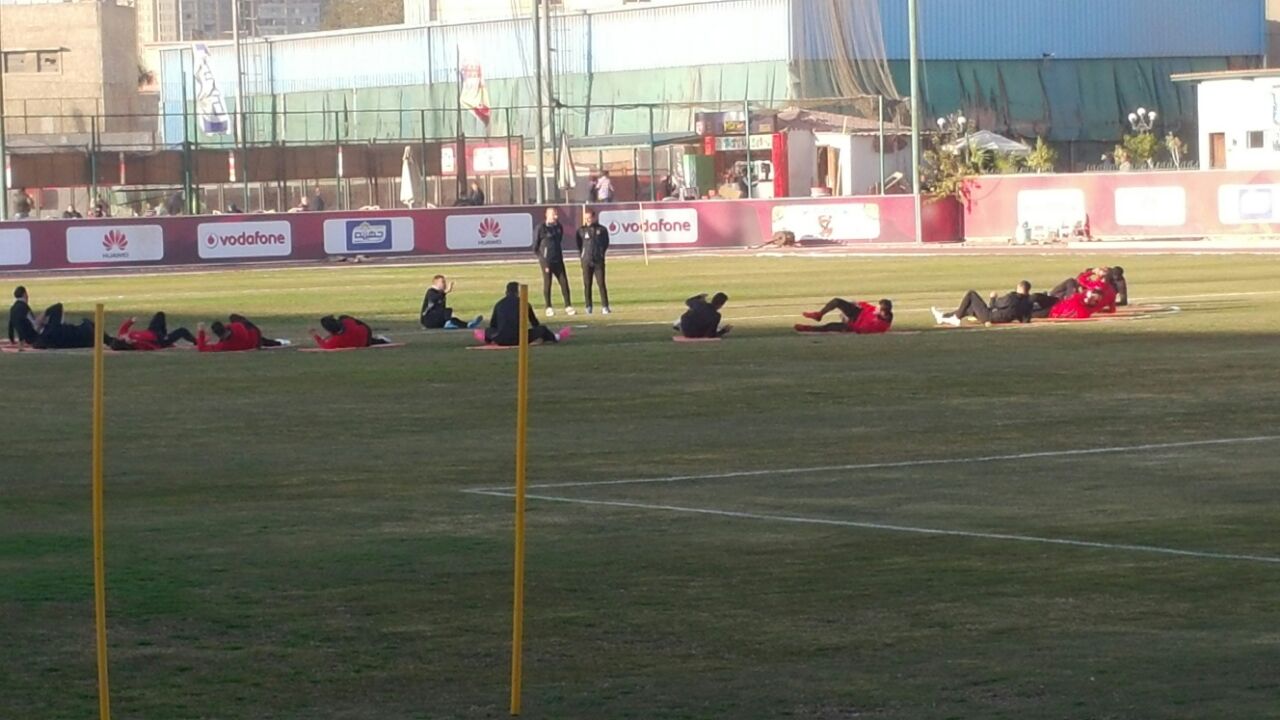 10 لاعبين في مران الأهلي  عقب الراحة (1)