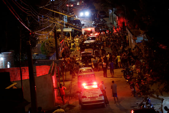  الشرطة البرازيلية تنتشر بمحيط السجن لتهدأت الأوضاع الأمنية 