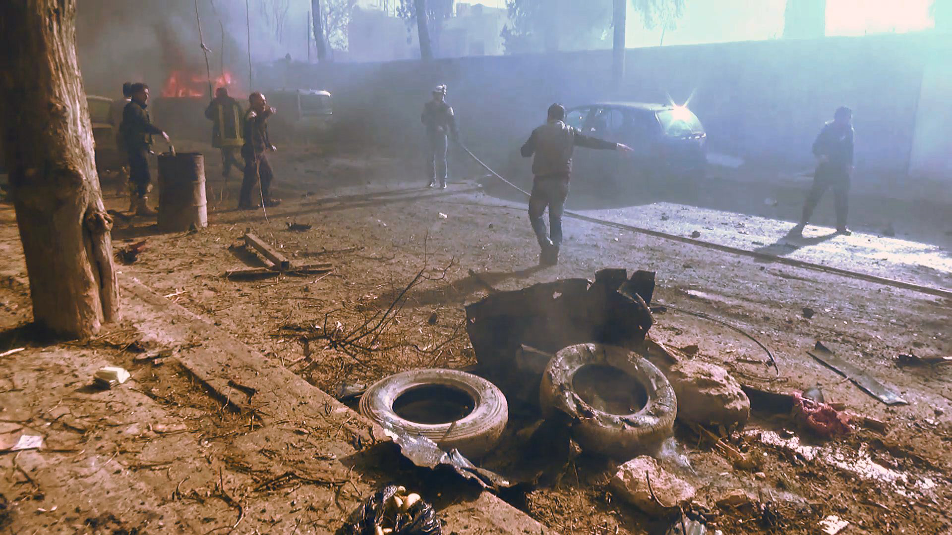 انفجار سيارة مفخخة فى مدينة أعزاز بريف حلب - أ ف ب  (3)