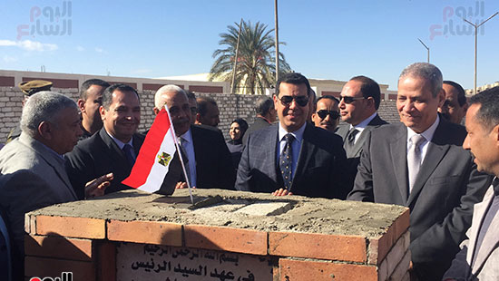 وضع-العلم-بعد-وضع-حجر-الأساس وضع-العلم-بعد-وضع-حجر-الأساس