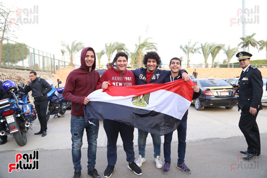 جماهير مصر تزين مدرجات استاد القاهرة (1)