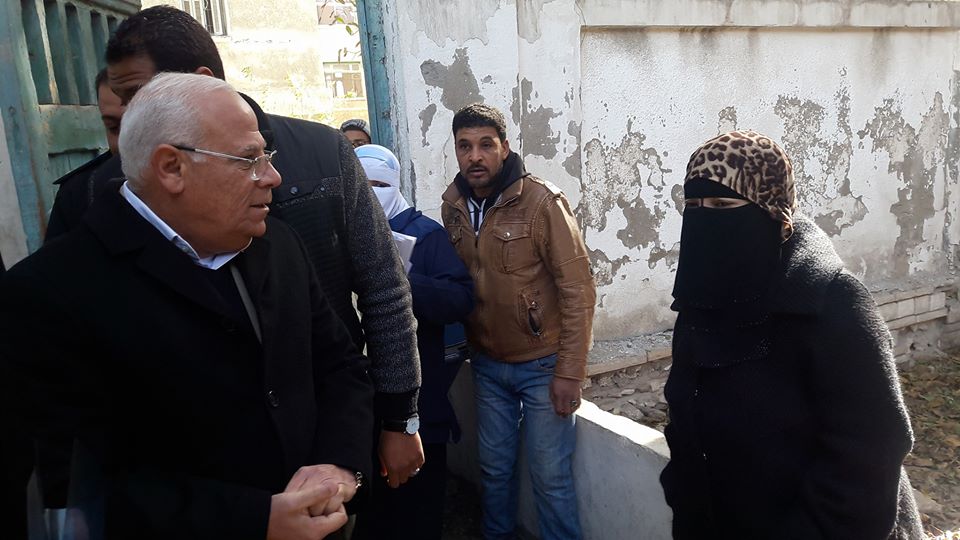3-محافظ بورسعيد يتابع سير العمل بمستشفى المصح البحري