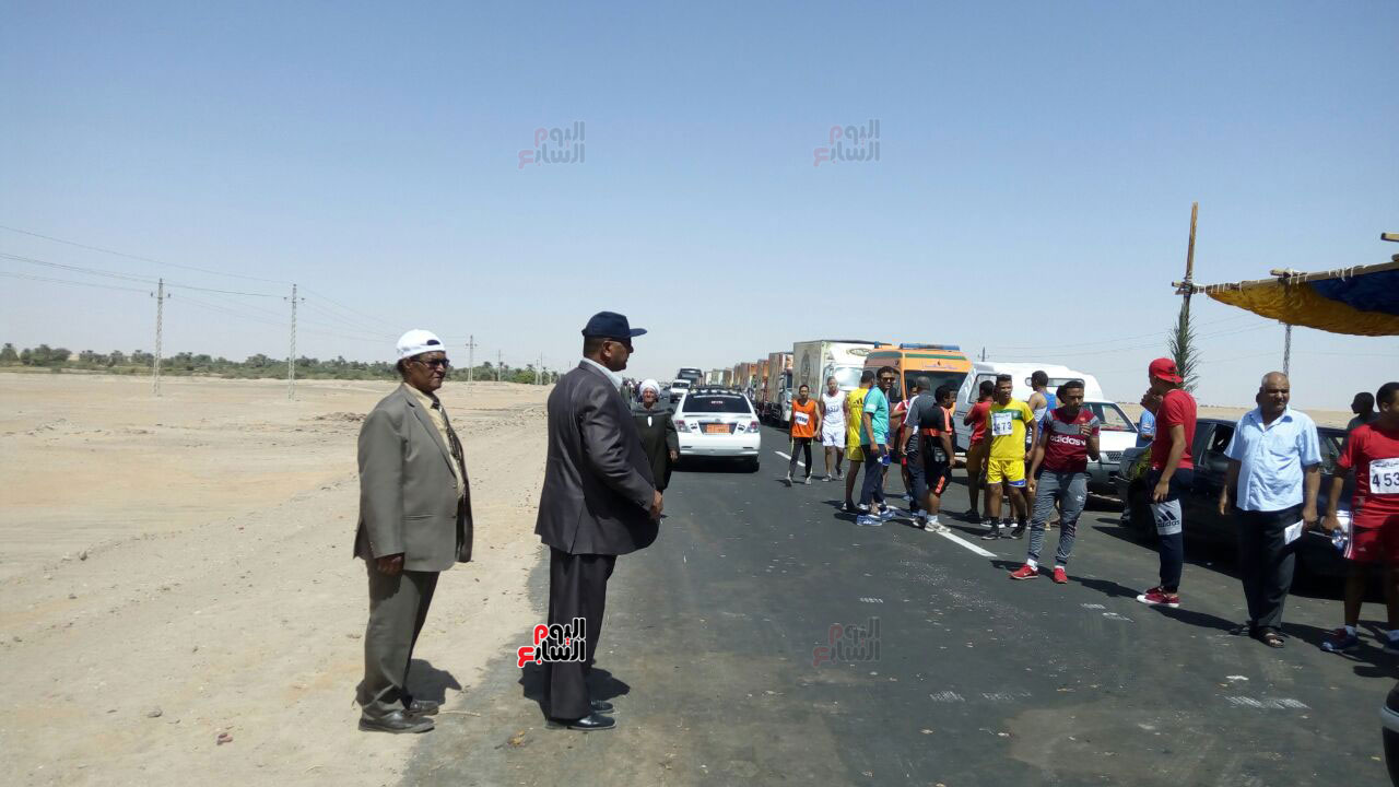 أطول-سلسلة-تمور-فى-العالم-بالوادى-الجديد-(3)