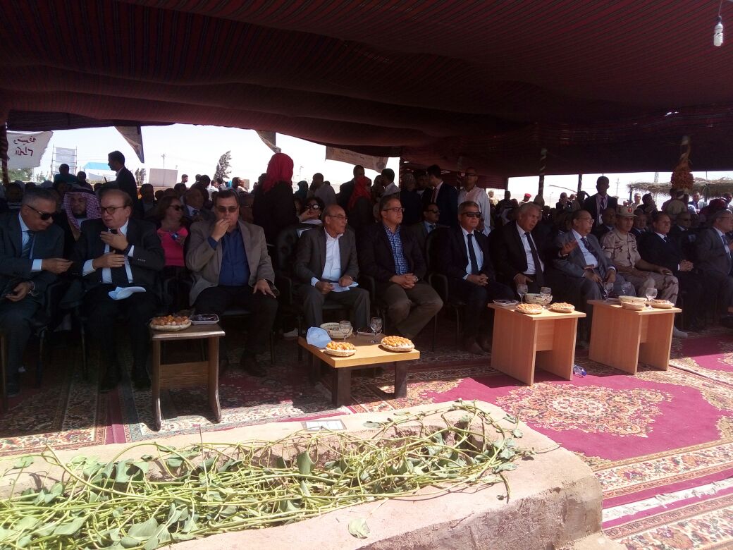 وزيرا الزراعة والشباب والرياضة خلال مهرجان النخلة الكريمة (5)