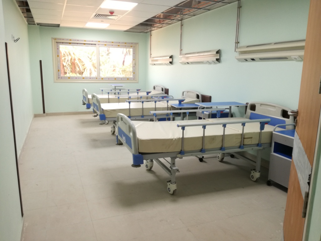             الغرف مجهزة لإقامة المرضى وذويهم بالمستشفى