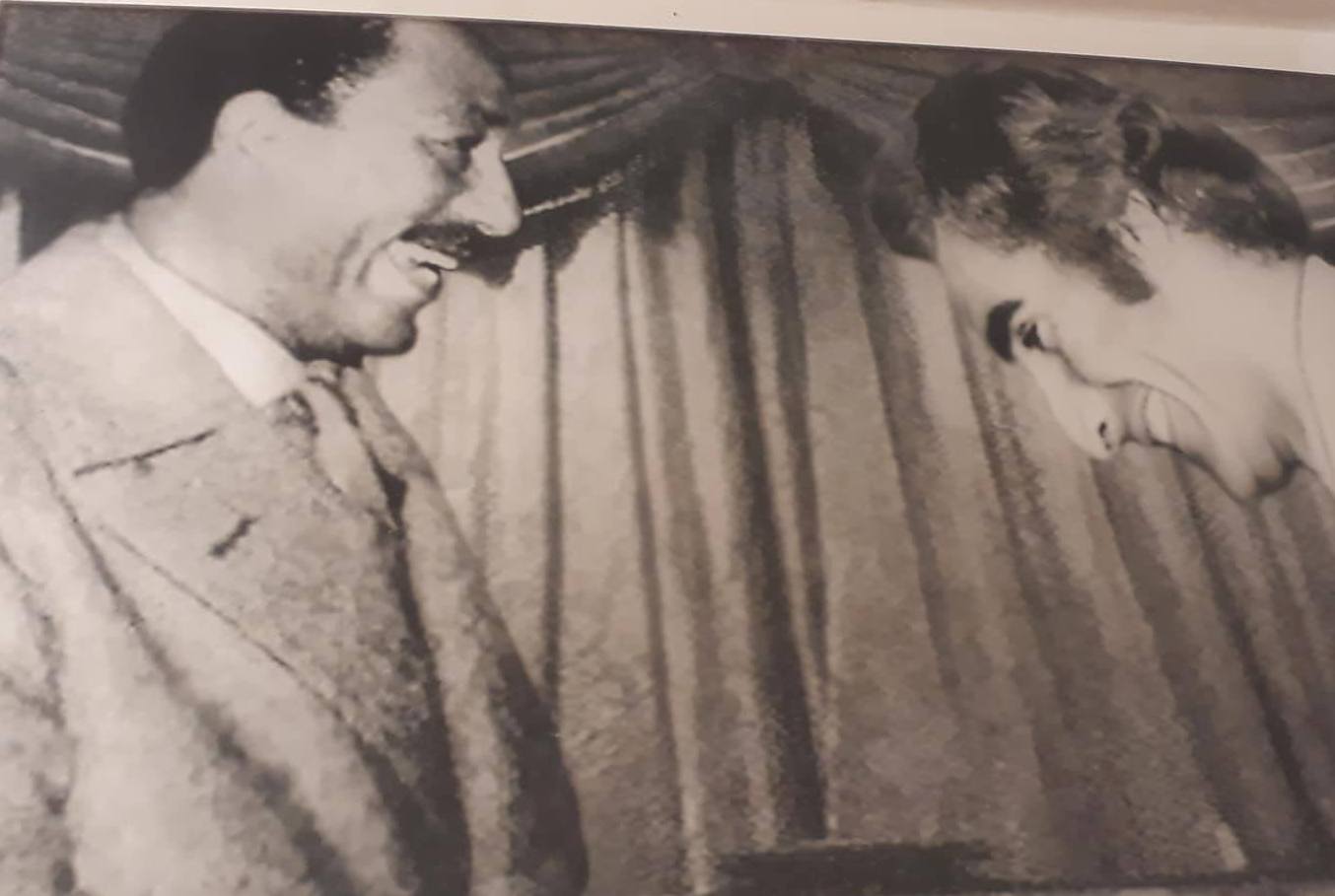 الفنان محيي اسماعيل مع الرئيس محمد أنور السادات