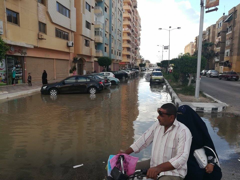 انفجار ماسورة مياه ببورفؤاد (2)