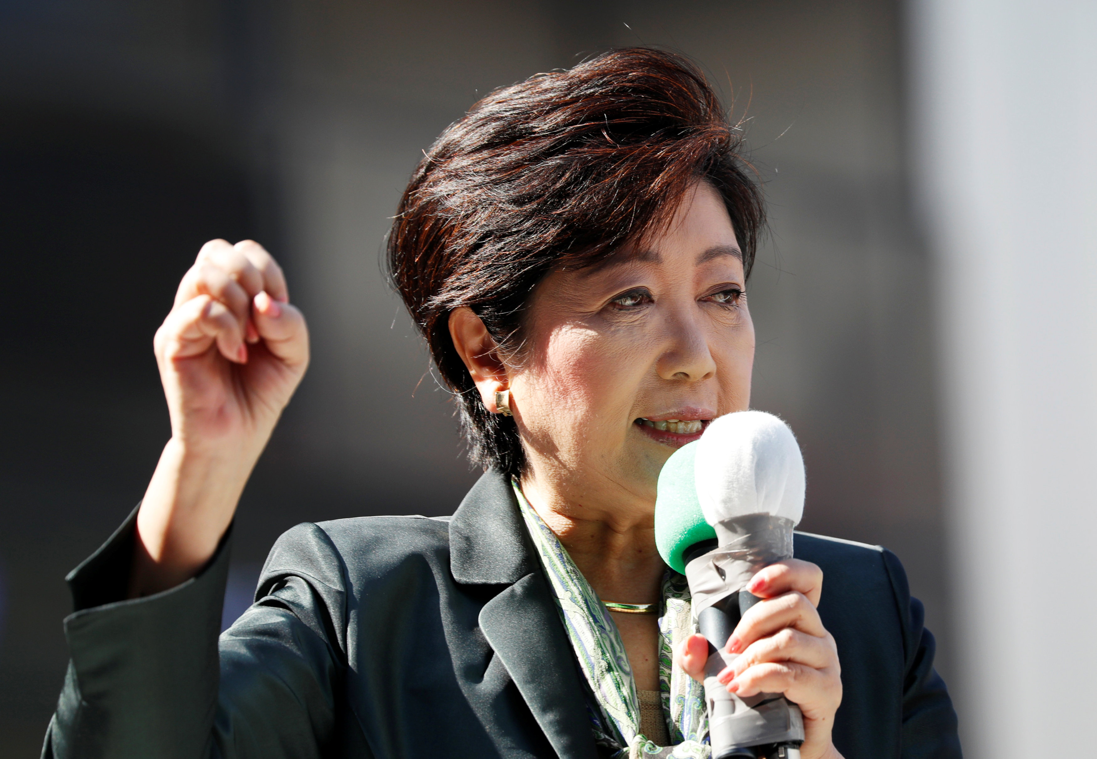 كلمة لحاكمة طوكيو خلال جولتها الانتخابية