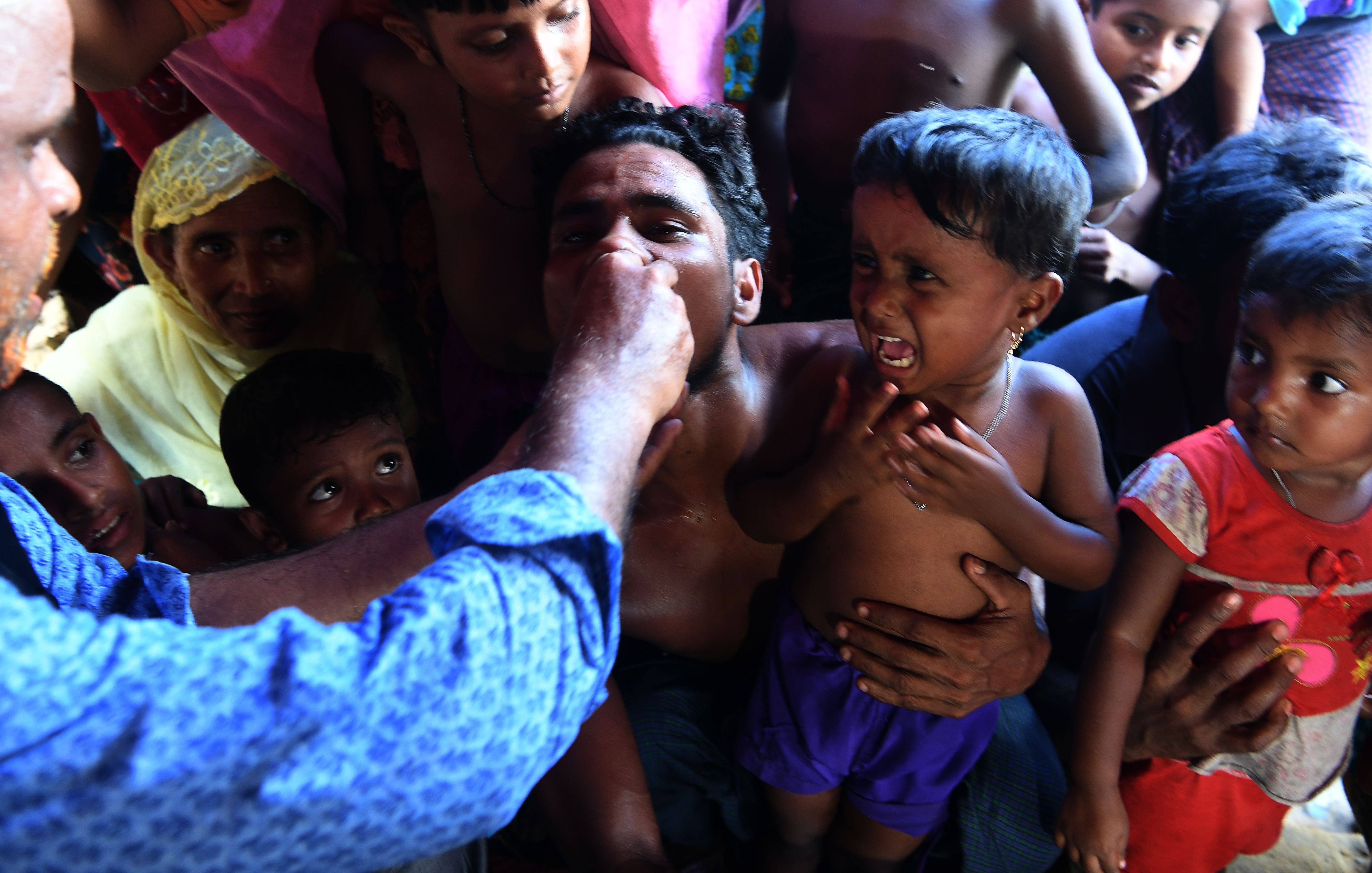 تطعيم لاجئو الروهينجا
