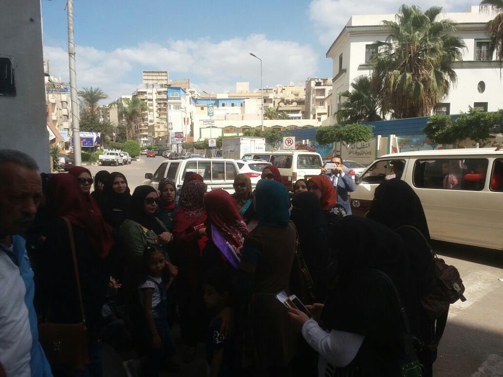 2 مظاهرة لأولياء الامور