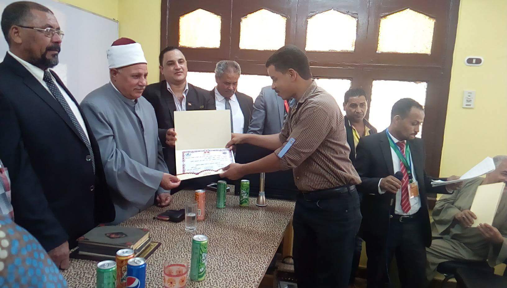 جانب من الافتتاح جانب من الافتتاح