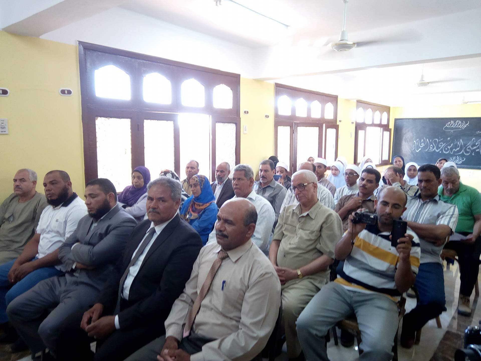 تكريم المتفوقين تكريم المتفوقين