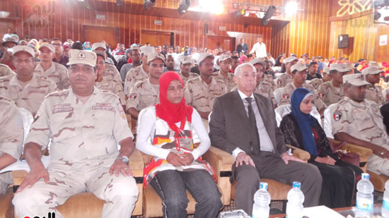 محافظ أسوان