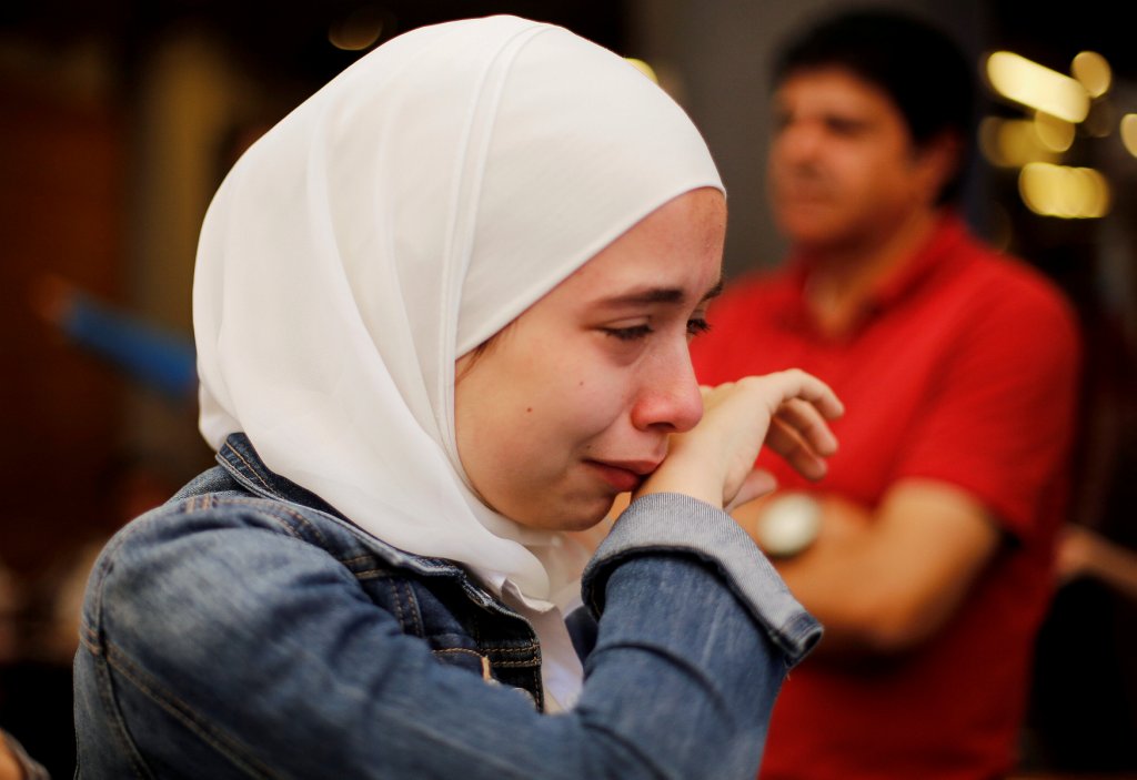 دموع شابة سورية بعد مباراة سوريا واستراليا