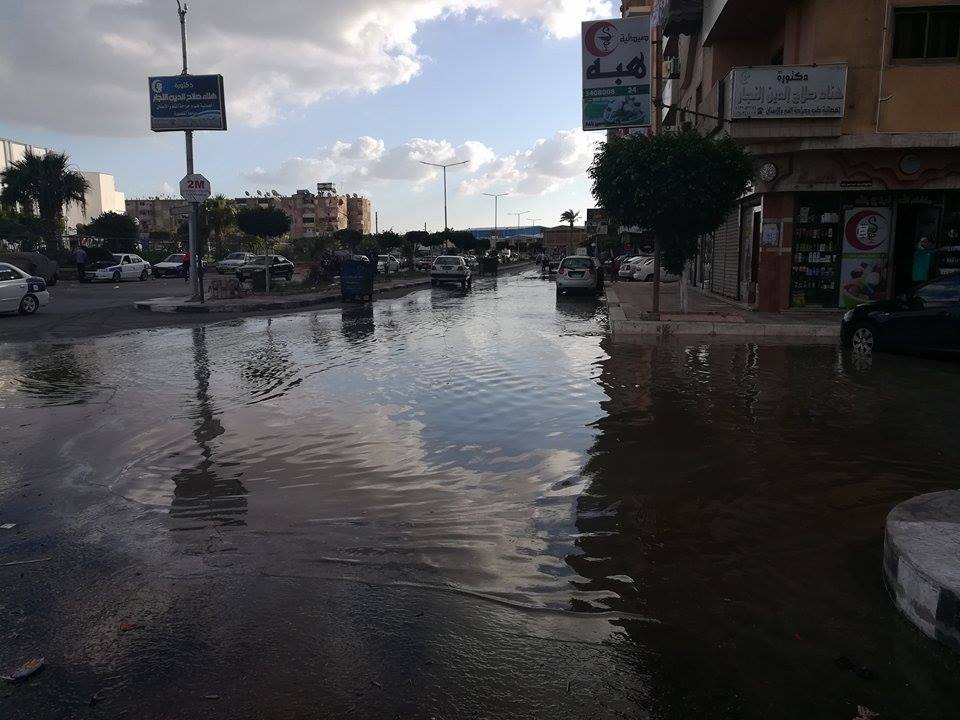 انفجار ماسورة مياه ببورفؤاد (1)
